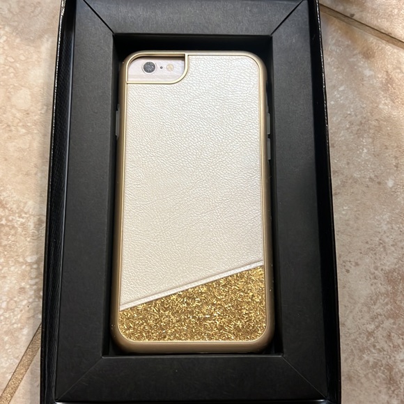Milk & Honey IPhone 6 Case with Gold sparkles & vegan leather - Picture 2 of 3